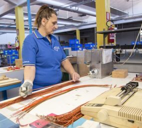 assemblaggio3-galmar-cavi-per-automazione-macchine-elettromedicali-elettronica-cablaggi-ferrara-bologna-emilia-romagna